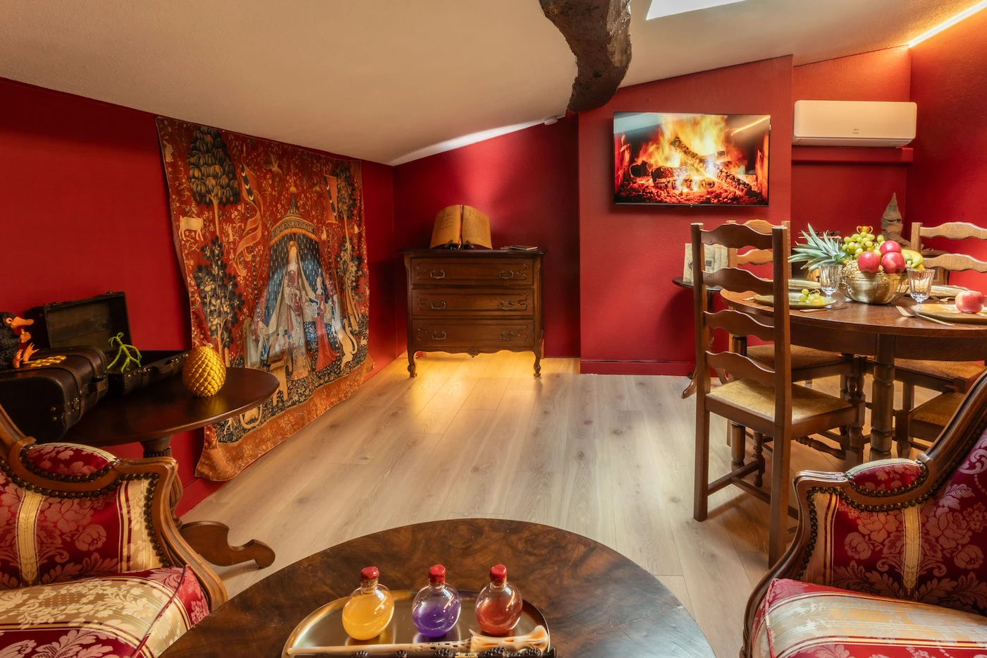 Chambre des Sortilèges — bibliothèque de sorts et baguettes magiques
